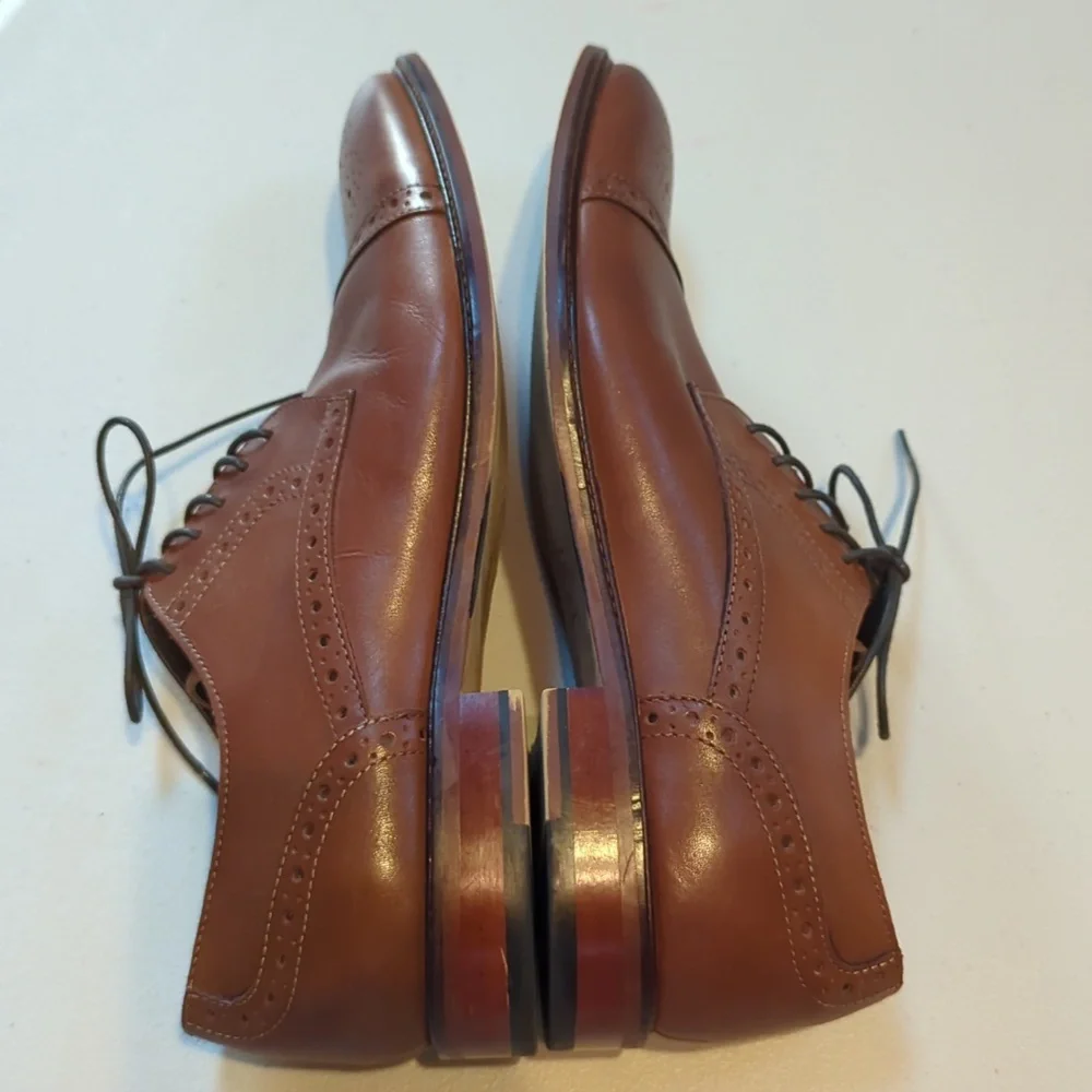 Joseph Abboud, Cognac /saddle color tie Oxford leather shoes. Sz 11